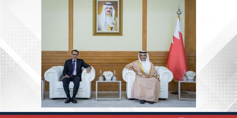 وزير الإعلام يستقبل سفير جمهورية باكستان الإسلامية لدى مملكة البحرين - الكويت الاخباري