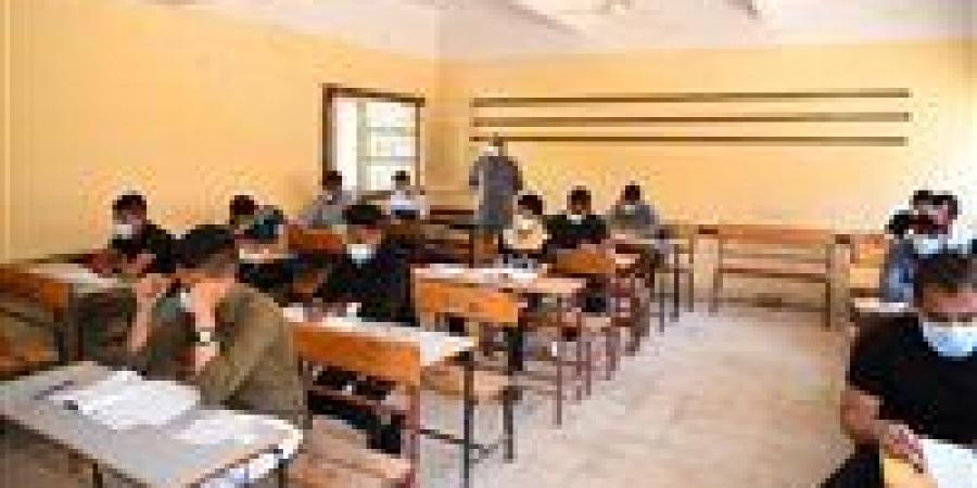 طلاب الثانوية العامة يؤدون امتحان اللغة الأجنبية الأولى بالدور الثاني للنظامين الحديث والقديم - الكويت الاخباري