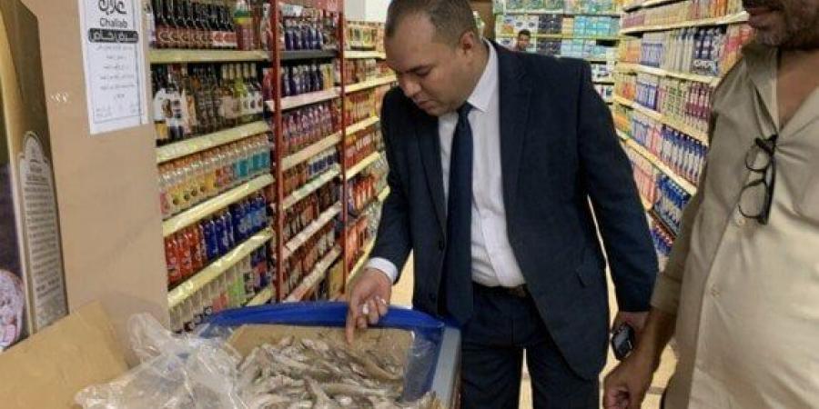 جولة ميدانية مفاجئة لمساعدي وزير التموين بالفيوم - الكويت الاخباري