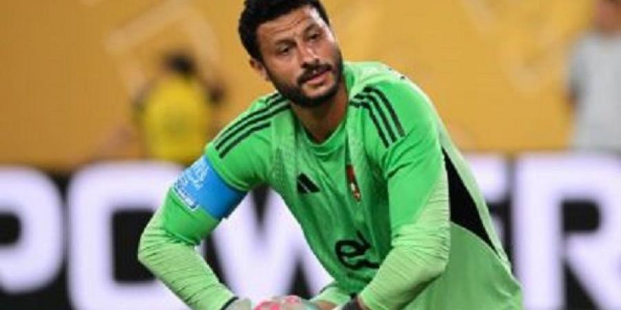 عاجل .. وفاة والد حارس مرمي النادي الأهلي فى حادث سير بطريق الواحات #محمد_الشناوي #والد_الشناوي #حادث_سير #الأهلي - الكويت الاخباري