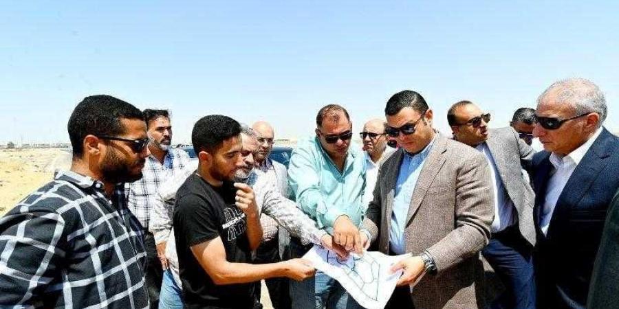 وزير الإسكان يتفقد مشروعات تنفيذ شبكات المرافق بمنطقة جنيفة بمدينة الشروق - الكويت الاخباري