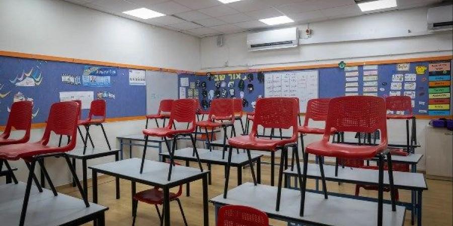 بسبب غياب زوجها بالجيش.. معلمة إسرائيلية تمارس علاقات محرمة مع طلابها.. تفاصيل - الكويت الاخباري
