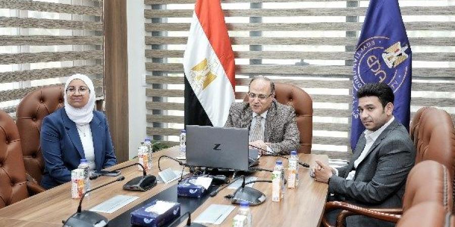 رئيس هيئة الدواء يبحث مع سفيرة مصر لدى الكاميرون سبل تعزيز التعاون - الكويت الاخباري