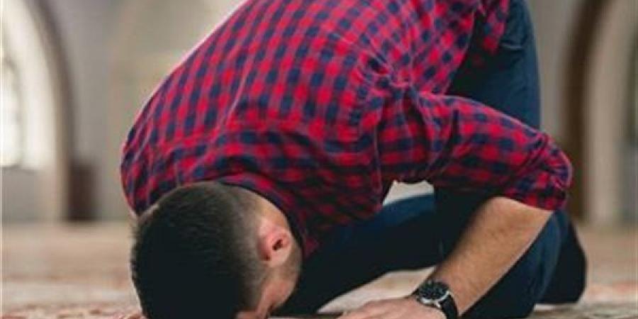 من كنوز السُنّة عند أداء صلاة الظهر..تضمن لك الجنة وتُحرمك على النار #دين وحياة #دار الإفتاء - الكويت الاخباري