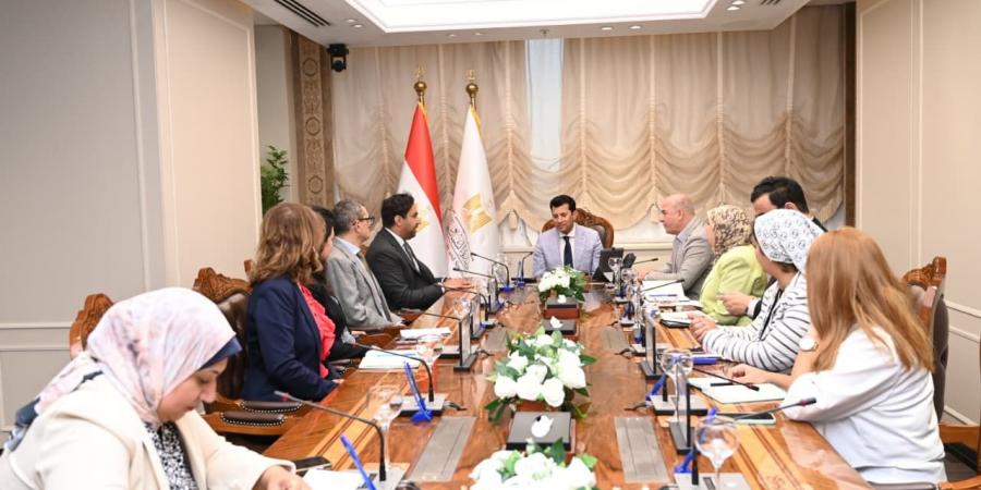 وزير الشباب يبحث التعاون مع المدير الإقليمي لهيئة إنقاذ الطفولة - الكويت الاخباري