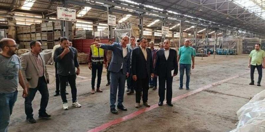 وزير الإنتاج الحربي يتابع سير العملية الإنتاجية بشركة شبرا للصناعات الهندسية (مصنع 27 الحربي) - الكويت الاخباري