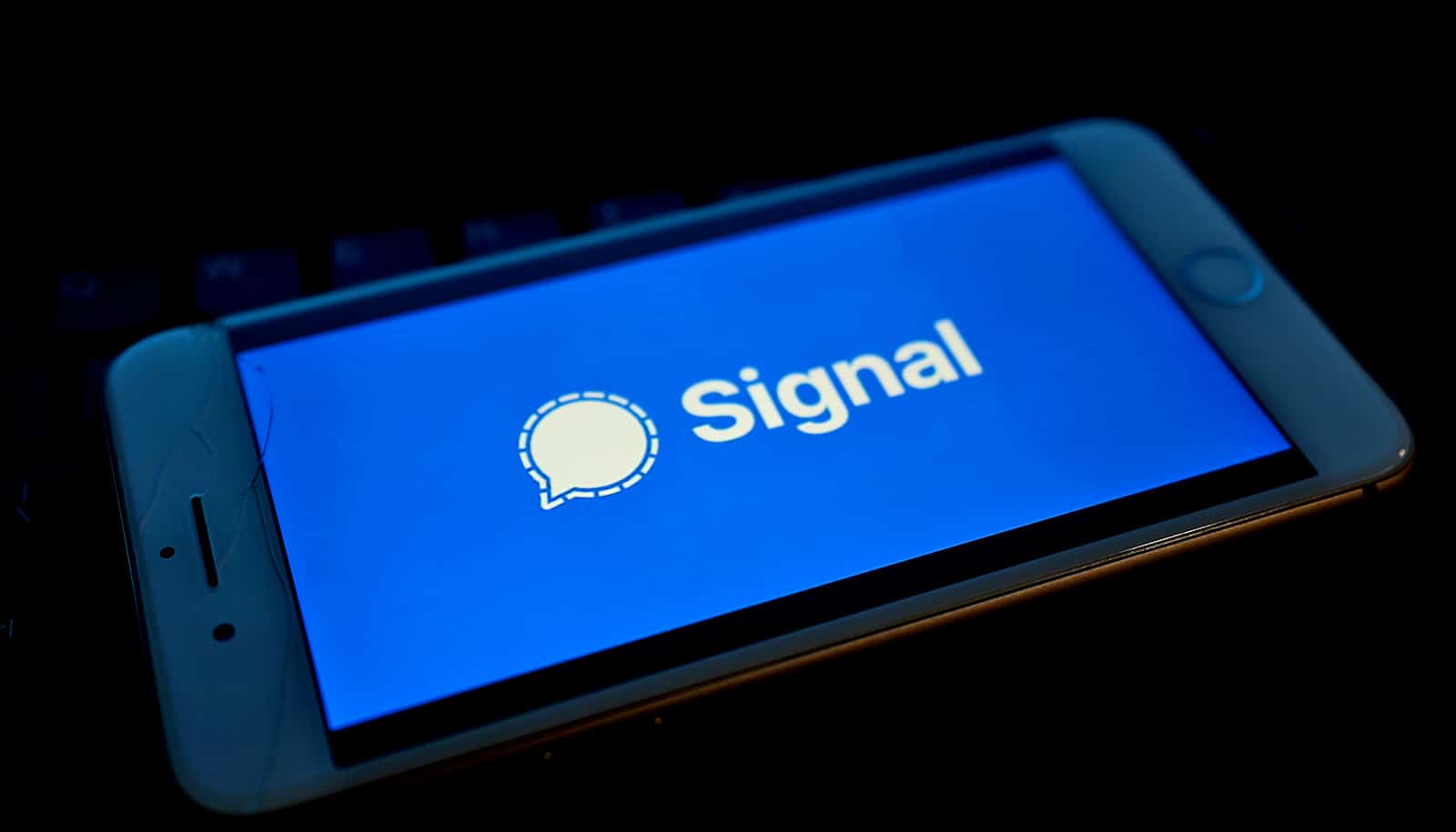 تطبيق سيجنال Signal يقدم حلًا منتظرًا لتجنب نشر رقم الهاتف في ميزة استثنائية