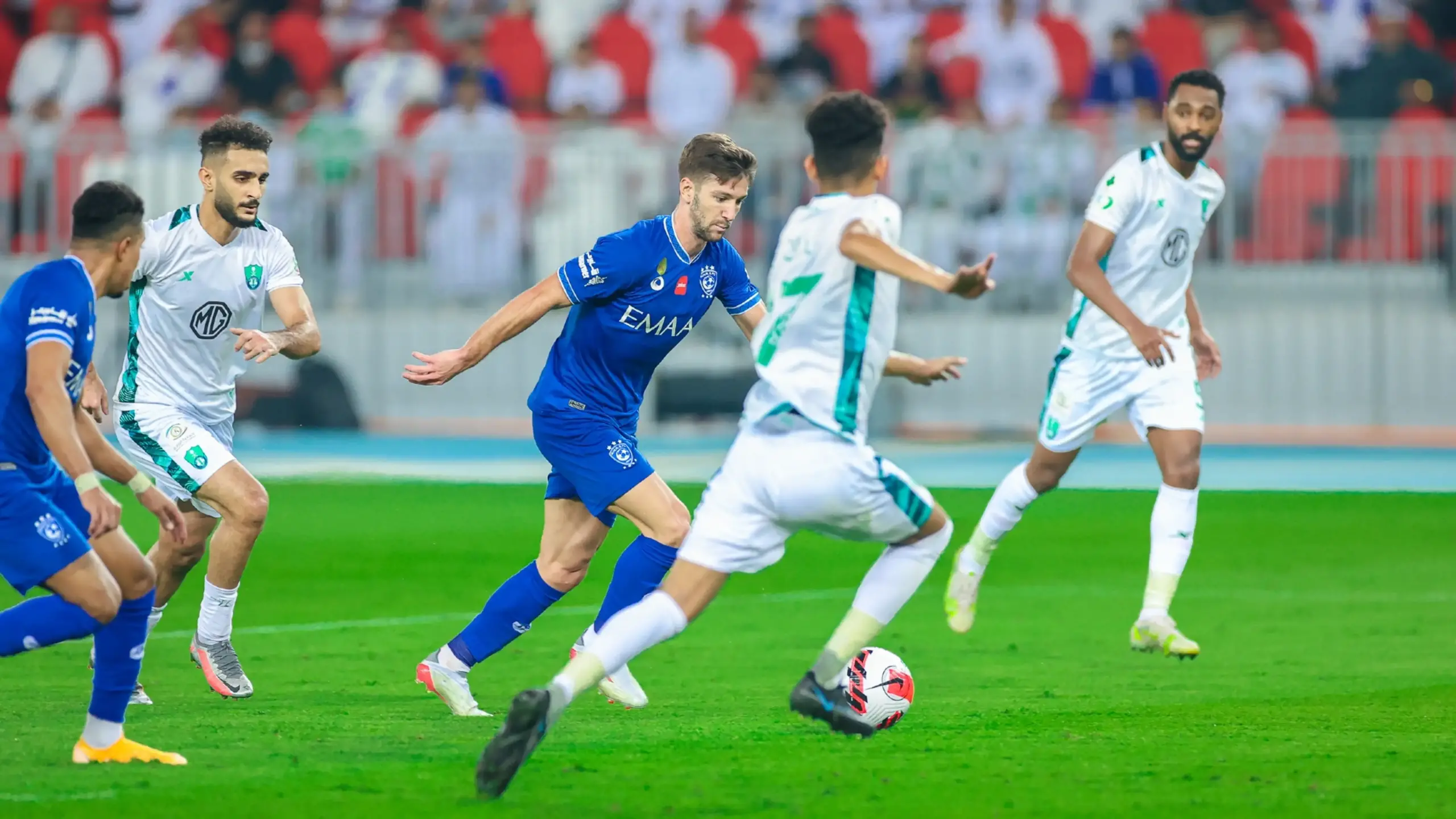 “كلاسيكو الجولة السادسة” القنوات الناقلة لمباراة الأهلي والهلال في دوري روشن السعودي